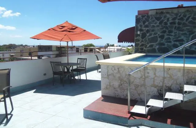 Hotel Discovery terrasse piscine